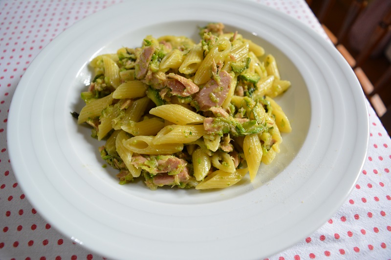 Pasta tonno, zucchine e menta