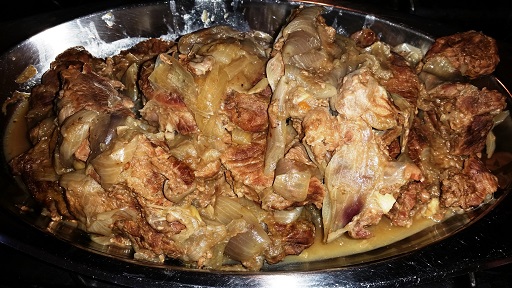 Brasato di manzo con cipolle